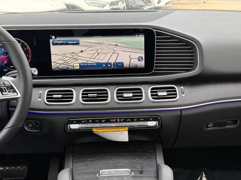 Mercedes-Benz GLE Vehicle Full-screen Gallery Image 8