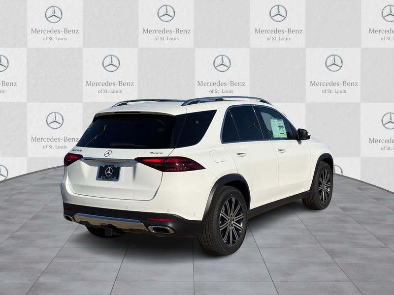 Mercedes-Benz GLE Vehicle Full-screen Gallery Image 3