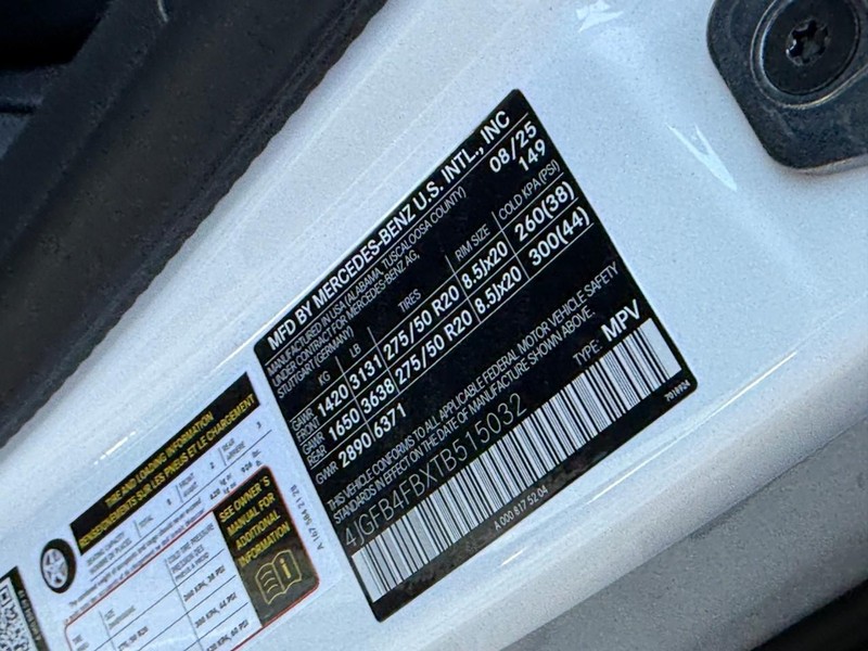 Mercedes-Benz GLE Vehicle Full-screen Gallery Image 23