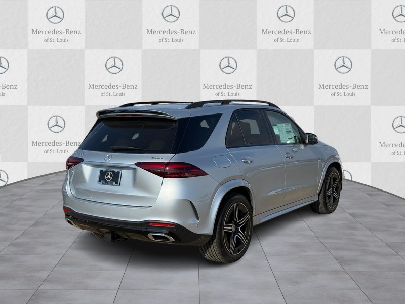 Mercedes-Benz GLE Vehicle Full-screen Gallery Image 3