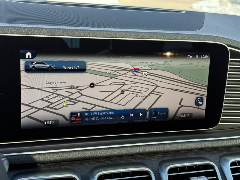 Mercedes-Benz GLE Vehicle Full-screen Gallery Image 22