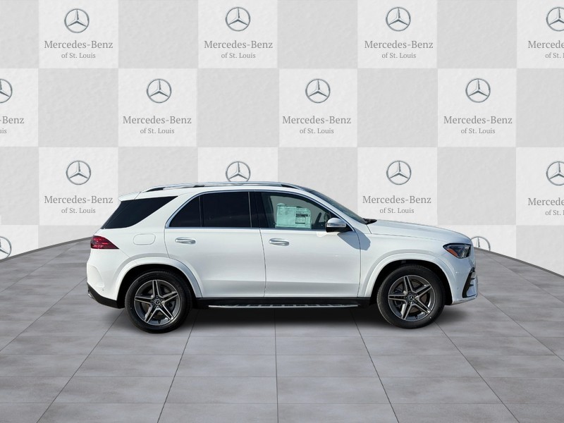 Mercedes-Benz GLE Vehicle Full-screen Gallery Image 2