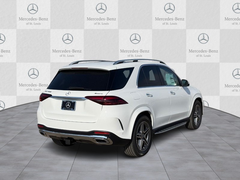 Mercedes-Benz GLE Vehicle Full-screen Gallery Image 3