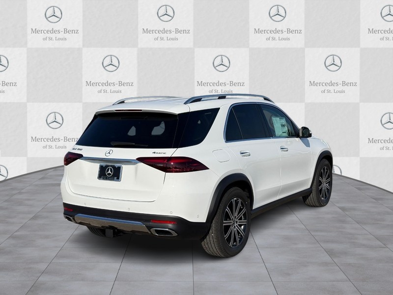 Mercedes-Benz GLE Vehicle Full-screen Gallery Image 3