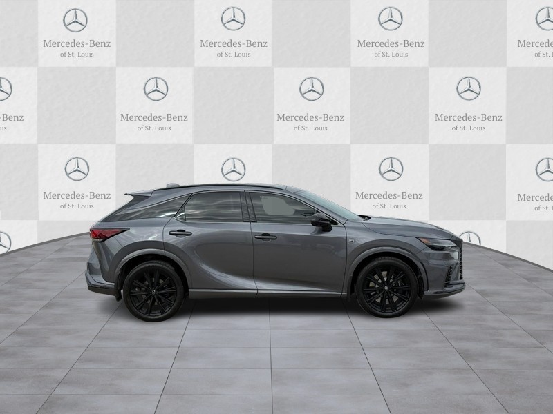 Lexus RX Vehicle Full-screen Gallery Image 2