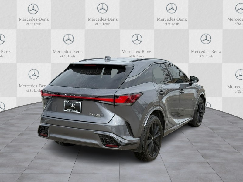 Lexus RX Vehicle Full-screen Gallery Image 3