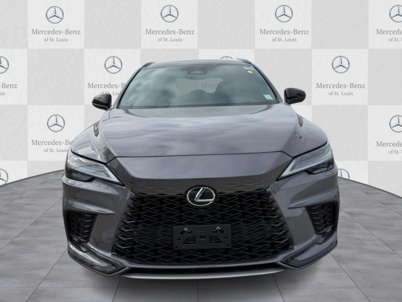 Lexus RX Vehicle Full-screen Gallery Image 5
