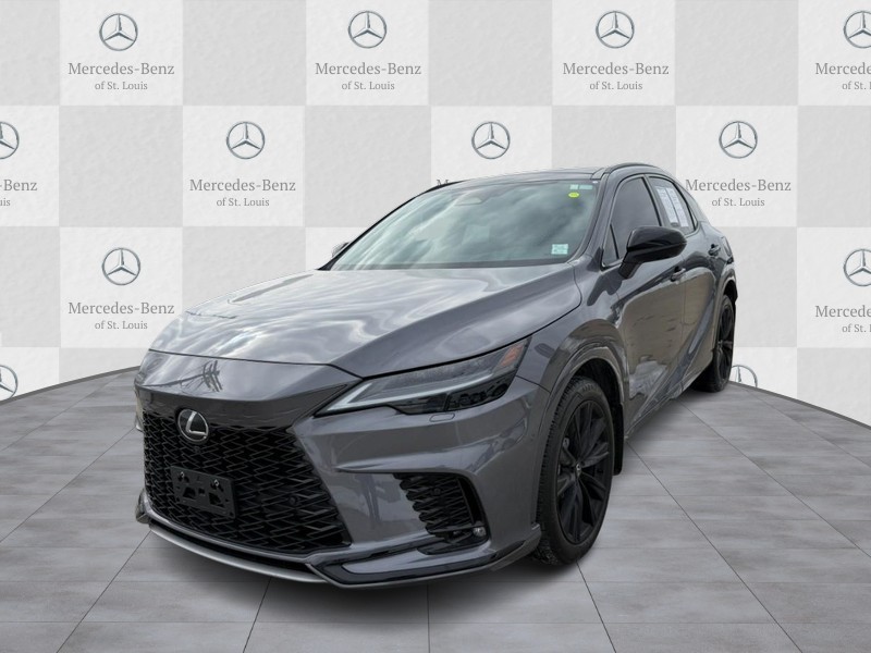 Lexus RX Vehicle Full-screen Gallery Image 7