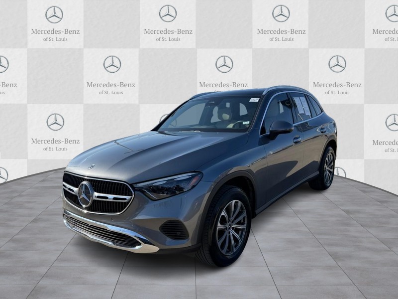 Mercedes-Benz GLC Vehicle Full-screen Gallery Image 5