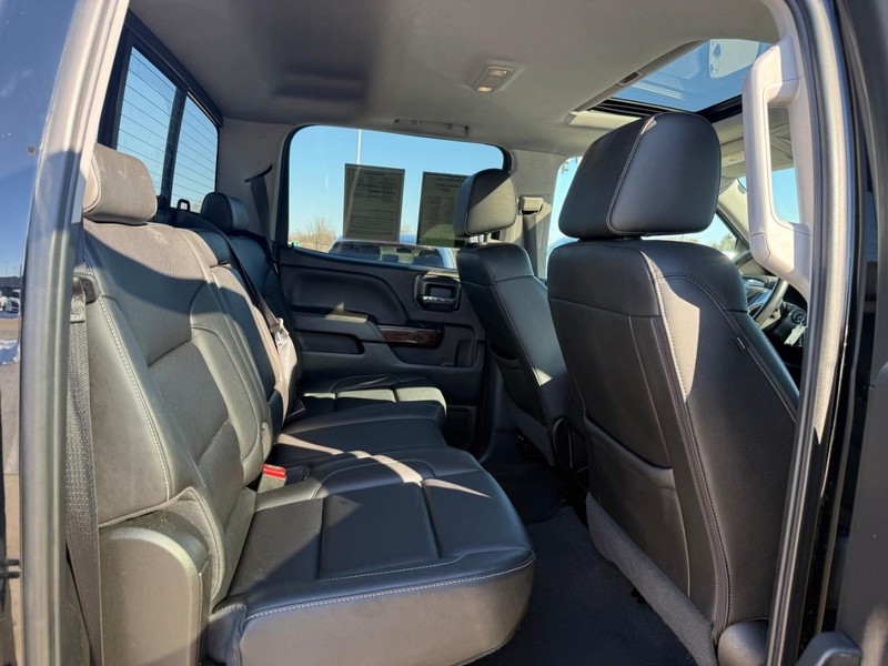 GMC Sierra 1500 Vehicle Full-screen Gallery Image 10