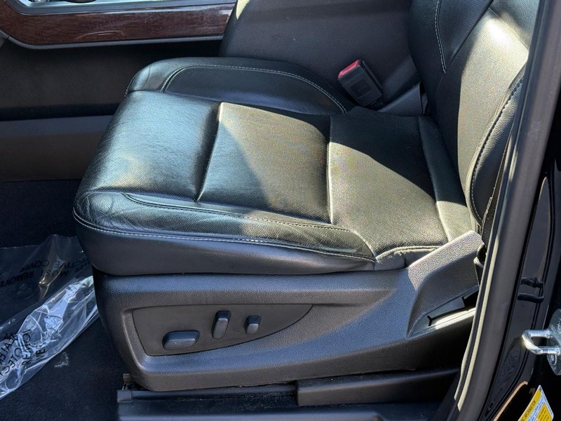 GMC Sierra 1500 Vehicle Full-screen Gallery Image 17