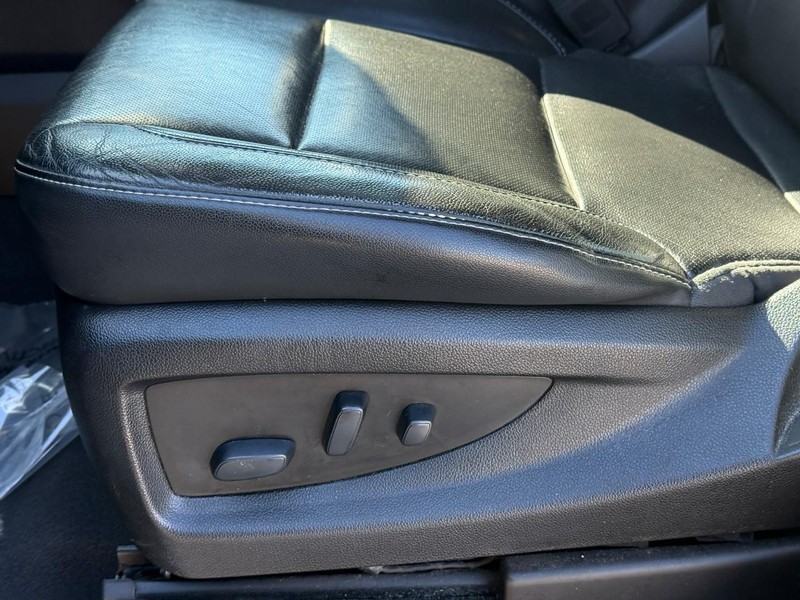 GMC Sierra 1500 Vehicle Full-screen Gallery Image 18