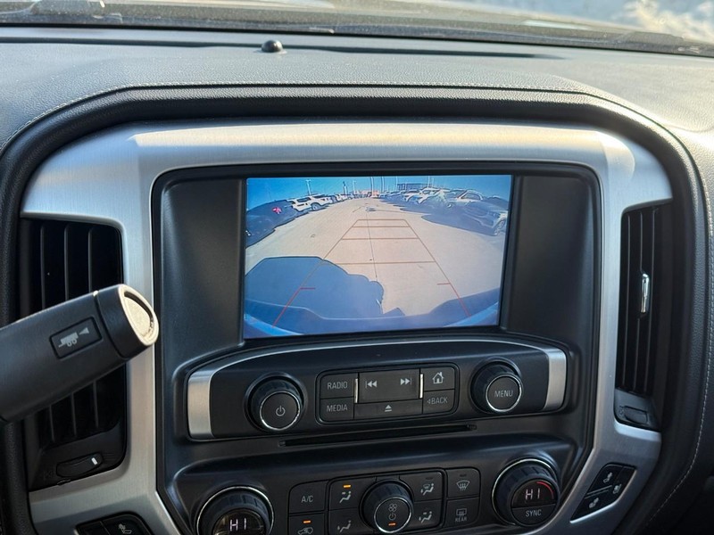 GMC Sierra 1500 Vehicle Full-screen Gallery Image 23
