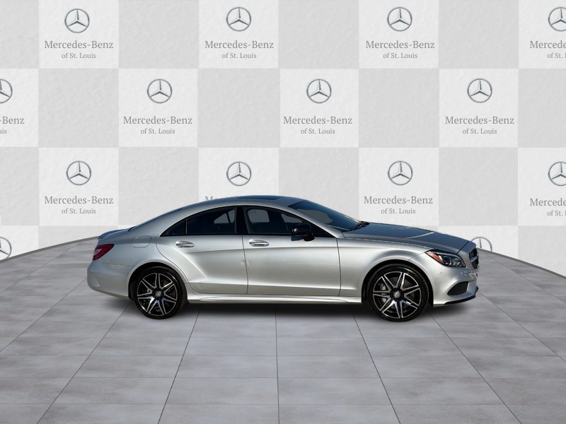 Mercedes-Benz CLS Vehicle Full-screen Gallery Image 2