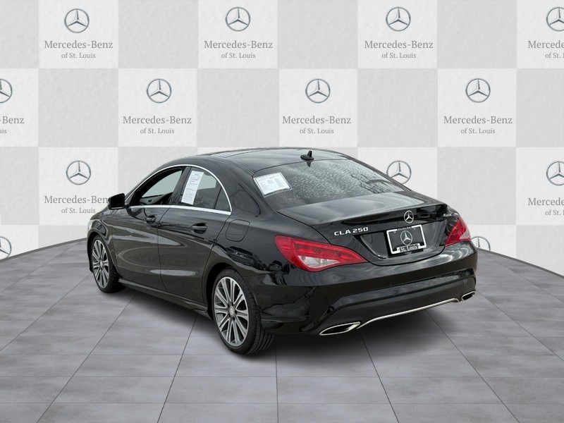 Mercedes-Benz CLA Vehicle Full-screen Gallery Image 4