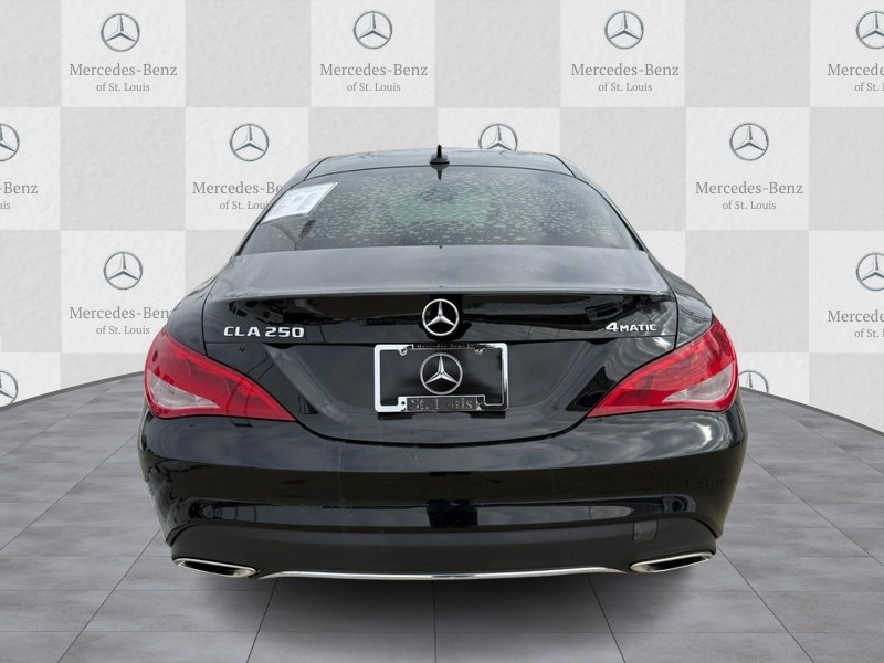 Mercedes-Benz CLA Vehicle Full-screen Gallery Image 6