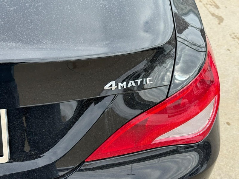 Mercedes-Benz CLA Vehicle Full-screen Gallery Image 11