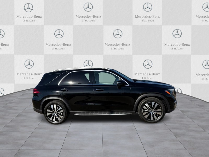 Mercedes-Benz GLE Vehicle Full-screen Gallery Image 2