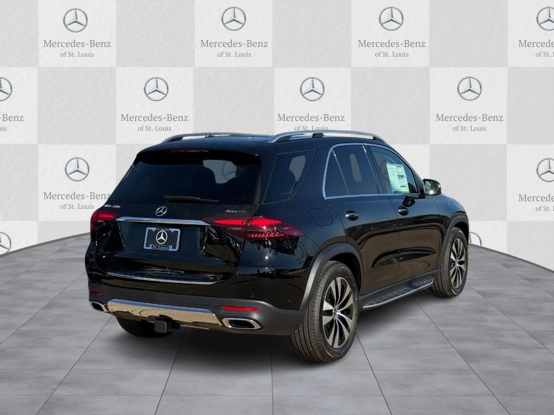 Mercedes-Benz GLE Vehicle Full-screen Gallery Image 3