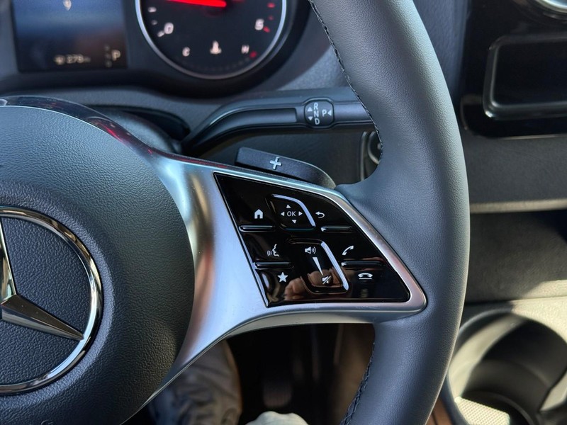 Mercedes-Benz Sprinter Van Vehicle Full-screen Gallery Image 13