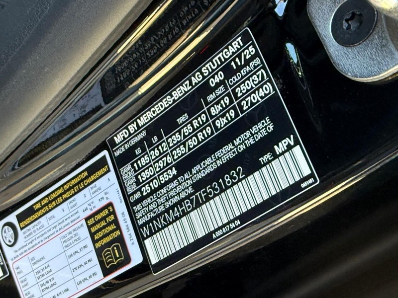 Mercedes-Benz GLC Vehicle Full-screen Gallery Image 21