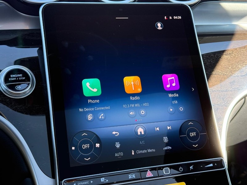 Mercedes-Benz GLC Vehicle Full-screen Gallery Image 14