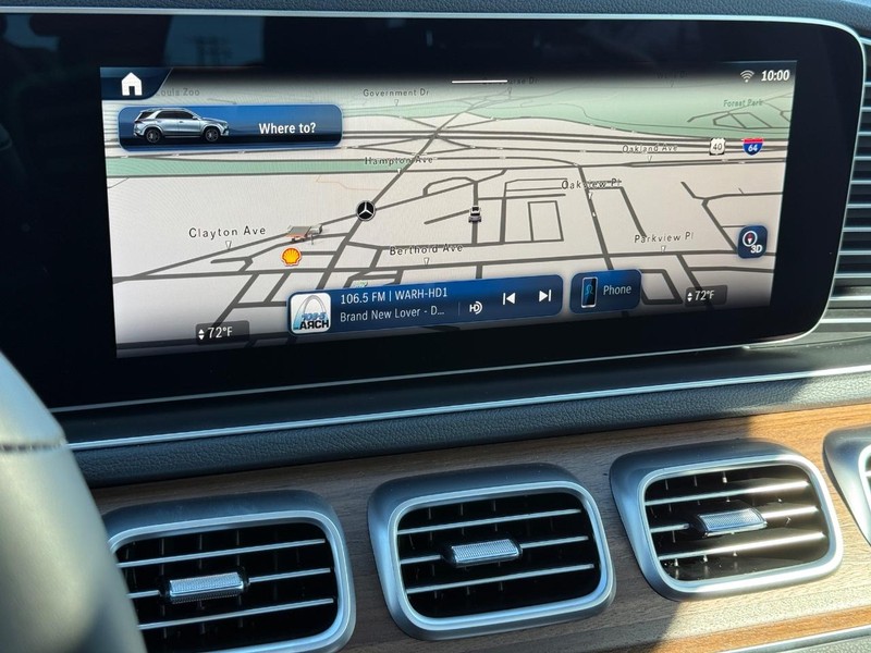 Mercedes-Benz GLE Vehicle Full-screen Gallery Image 13