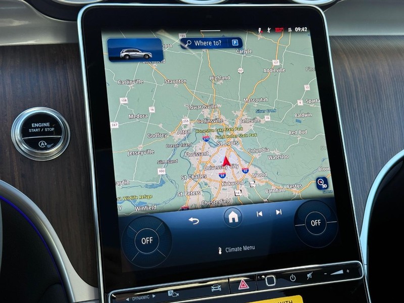 Mercedes-Benz GLC Vehicle Full-screen Gallery Image 14