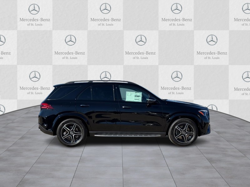 Mercedes-Benz GLE Vehicle Full-screen Gallery Image 2