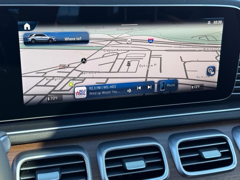 Mercedes-Benz GLE Vehicle Full-screen Gallery Image 13