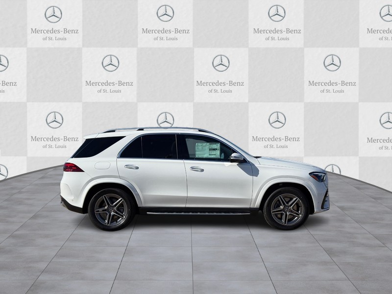 Mercedes-Benz GLE Vehicle Full-screen Gallery Image 2