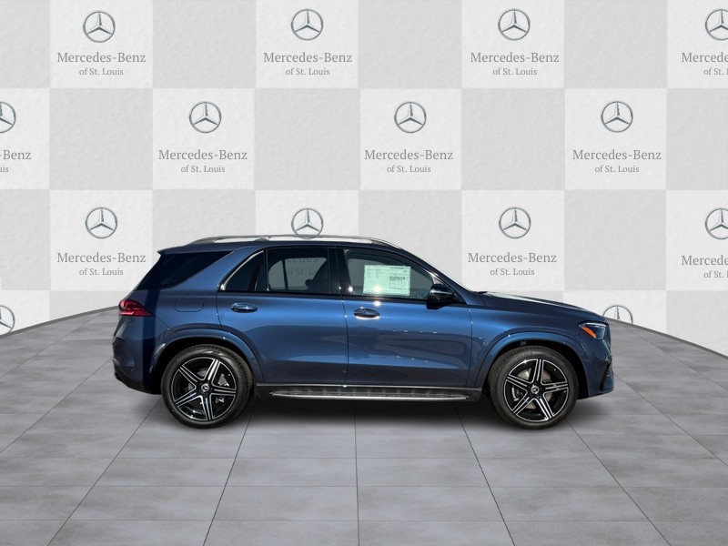 Mercedes-Benz GLE Vehicle Full-screen Gallery Image 2
