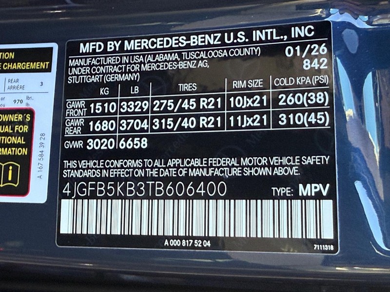 Mercedes-Benz GLE Vehicle Full-screen Gallery Image 23