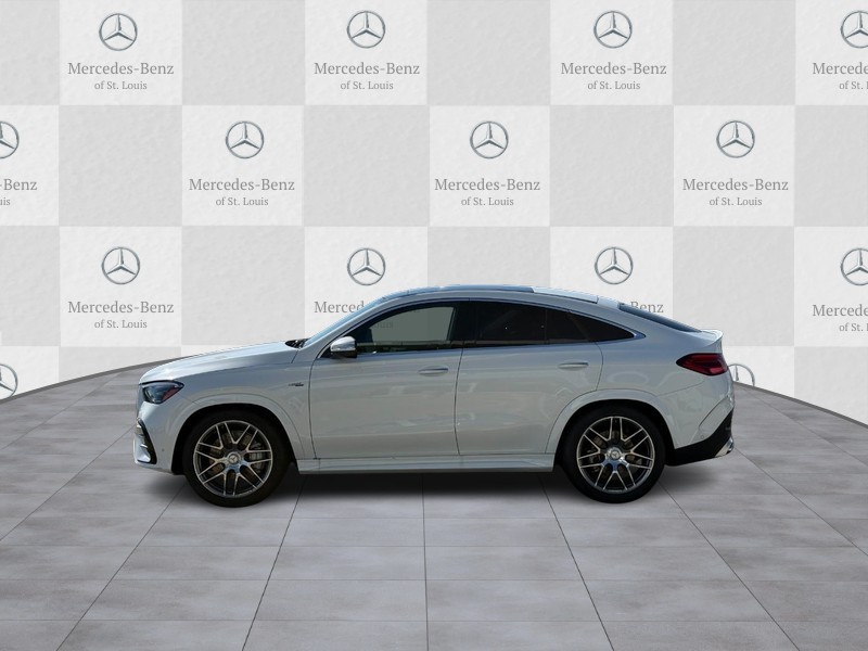 Mercedes-Benz GLE Vehicle Full-screen Gallery Image 2