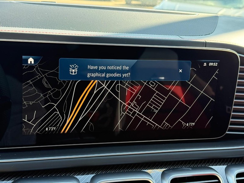 Mercedes-Benz GLE Vehicle Full-screen Gallery Image 19