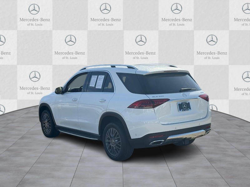 Mercedes-Benz GLE Vehicle Full-screen Gallery Image 4