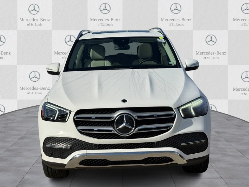 Mercedes-Benz GLE Vehicle Full-screen Gallery Image 6