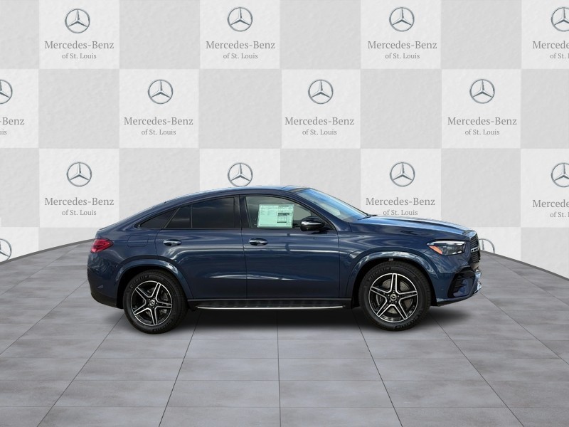 Mercedes-Benz GLE Vehicle Full-screen Gallery Image 2