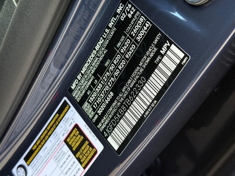 Mercedes-Benz GLE Vehicle Full-screen Gallery Image 19