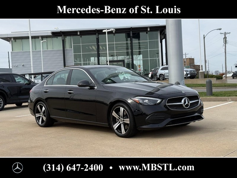 Mercedes-Benz C-Class Vehicle Full-screen Gallery Image 01