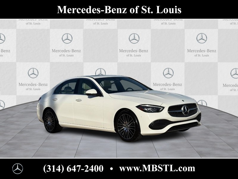 Mercedes-Benz C-Class Vehicle Full-screen Gallery Image 01