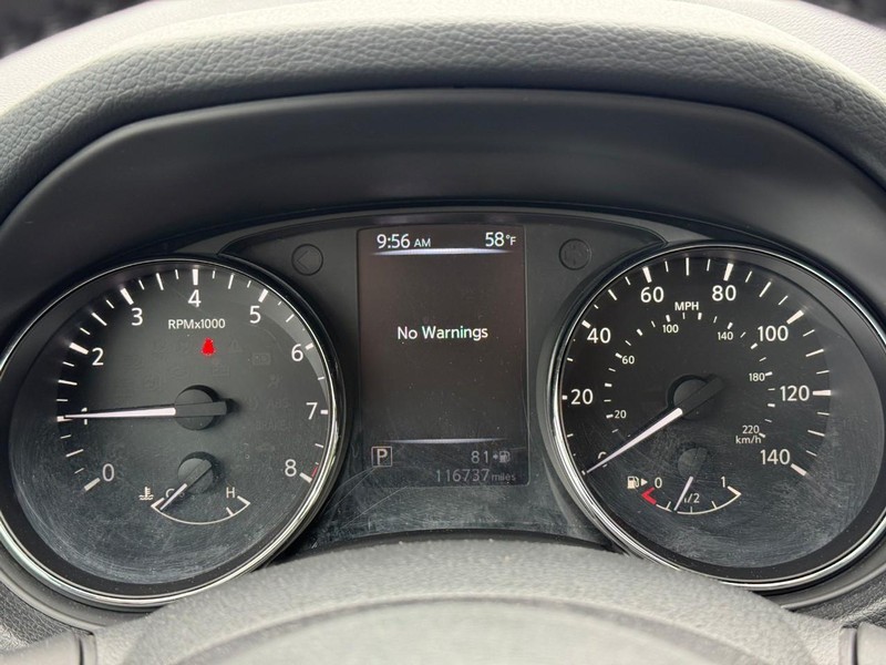 Nissan Rogue Vehicle Full-screen Gallery Image 22