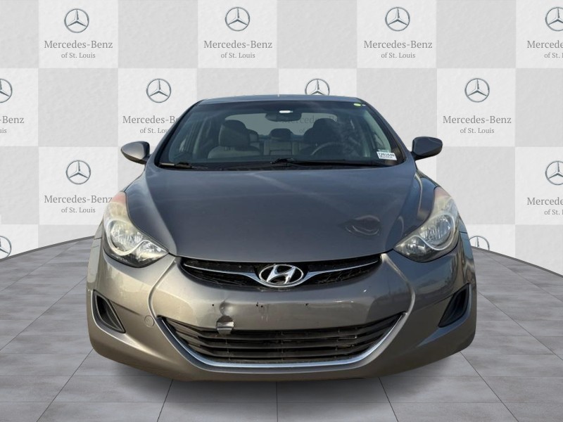 Hyundai Elantra Vehicle Full-screen Gallery Image 07