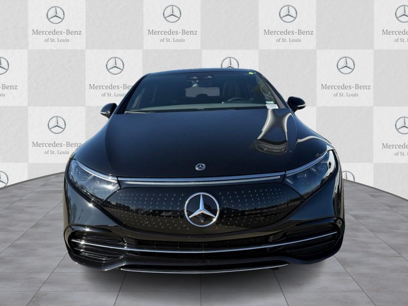 Mercedes-Benz EQS Vehicle Full-screen Gallery Image 05