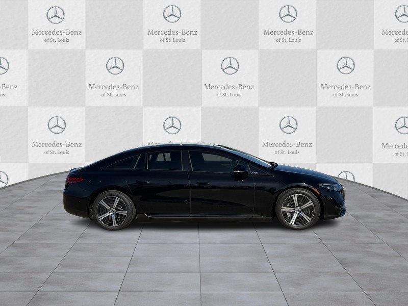 Mercedes-Benz EQS Vehicle Full-screen Gallery Image 07