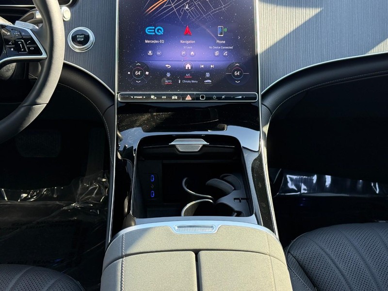 Mercedes-Benz EQS Vehicle Full-screen Gallery Image 13