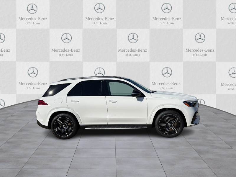 Mercedes-Benz GLE Vehicle Full-screen Gallery Image 2