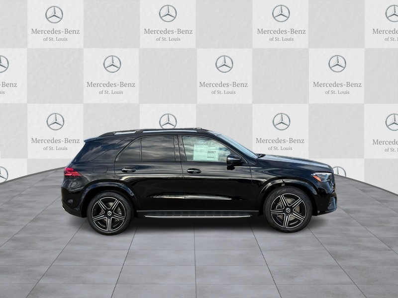 Mercedes-Benz GLE Vehicle Full-screen Gallery Image 2