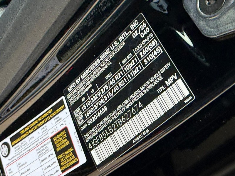 Mercedes-Benz GLE Vehicle Full-screen Gallery Image 21