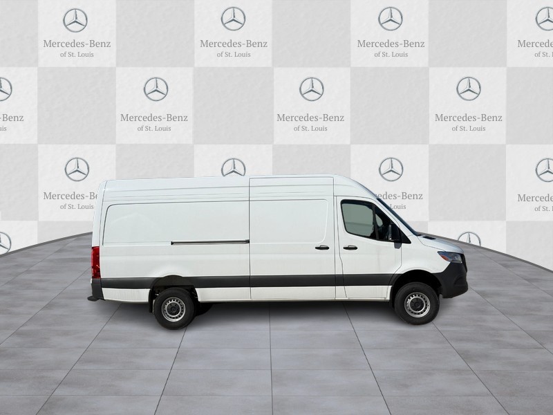 Mercedes-Benz Sprinter Cargo Van Vehicle Full-screen Gallery Image 2
